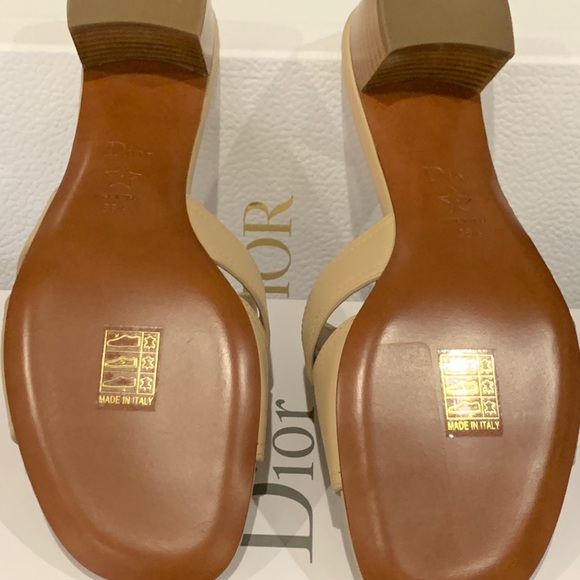 SOLD - Dior 30 Montaigne Nude Size 38.5 - Picture 6 of 6